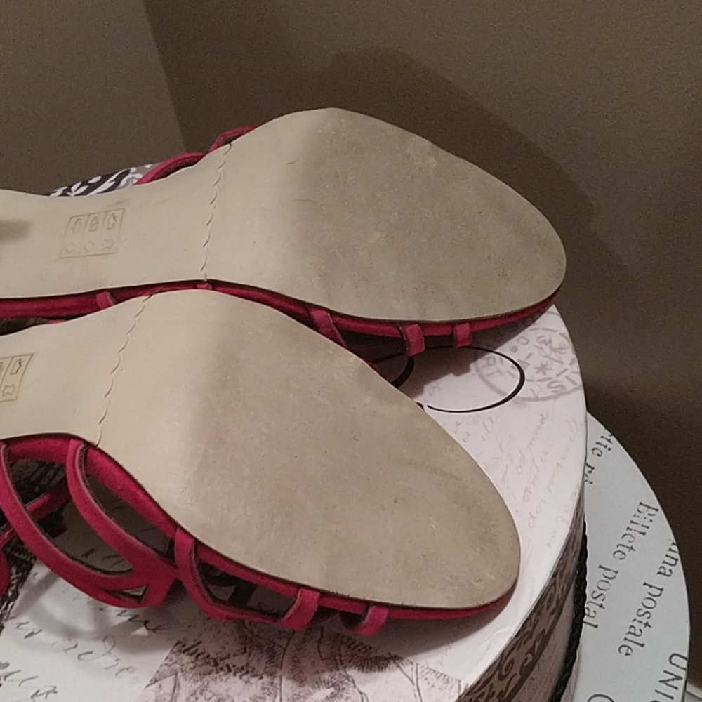 Heels - Picture 4 of 5
